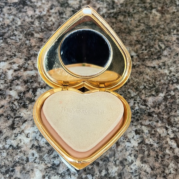 Yves Saint Laurent Gold Heart Shaped Compact - Picture 5 of 8
